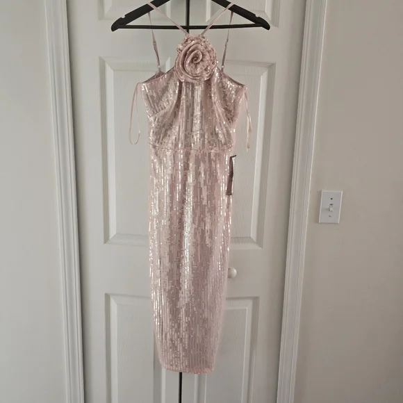 Eliza J Women's Sequined Rosette Halter Dress Size 2 Pink - Picture 2 of 9